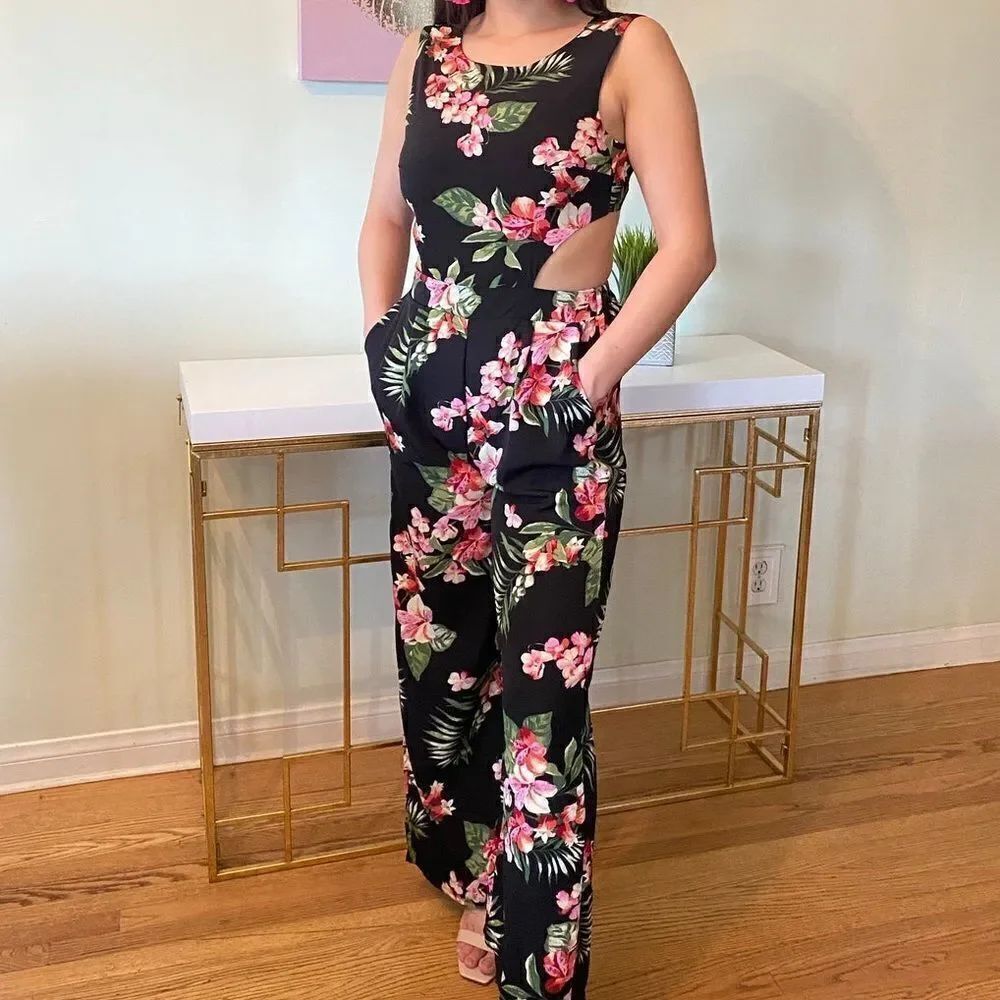 "Floral Cut-Out Wide-Leg Jumpsuit - Perfect for Any Occasion